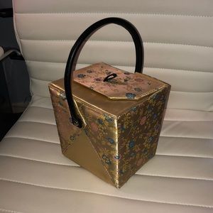 Chinese food takeout container purse.